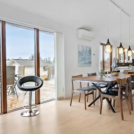 3 Bedroom Cozy In Vakantiehuis