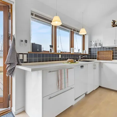 3 Bedroom Cozy In